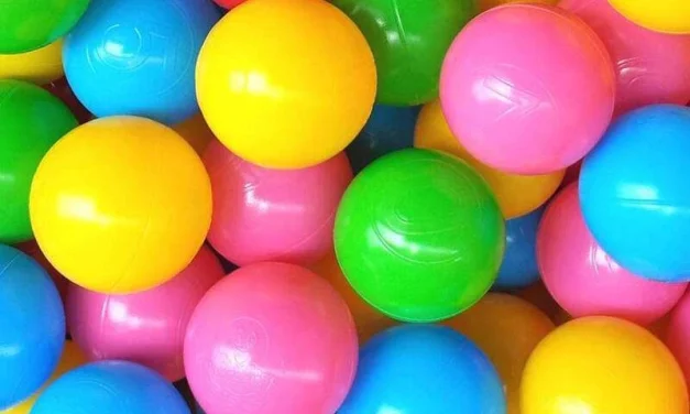 Motricidad fina con bolas de colores